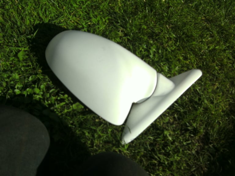 ONE,USED,GOOD COND,RARE TOYOTA MR2 WHITE ELECTRIC MIRROR,C/W WIRE/PLUG,TINTED GLASS ETC