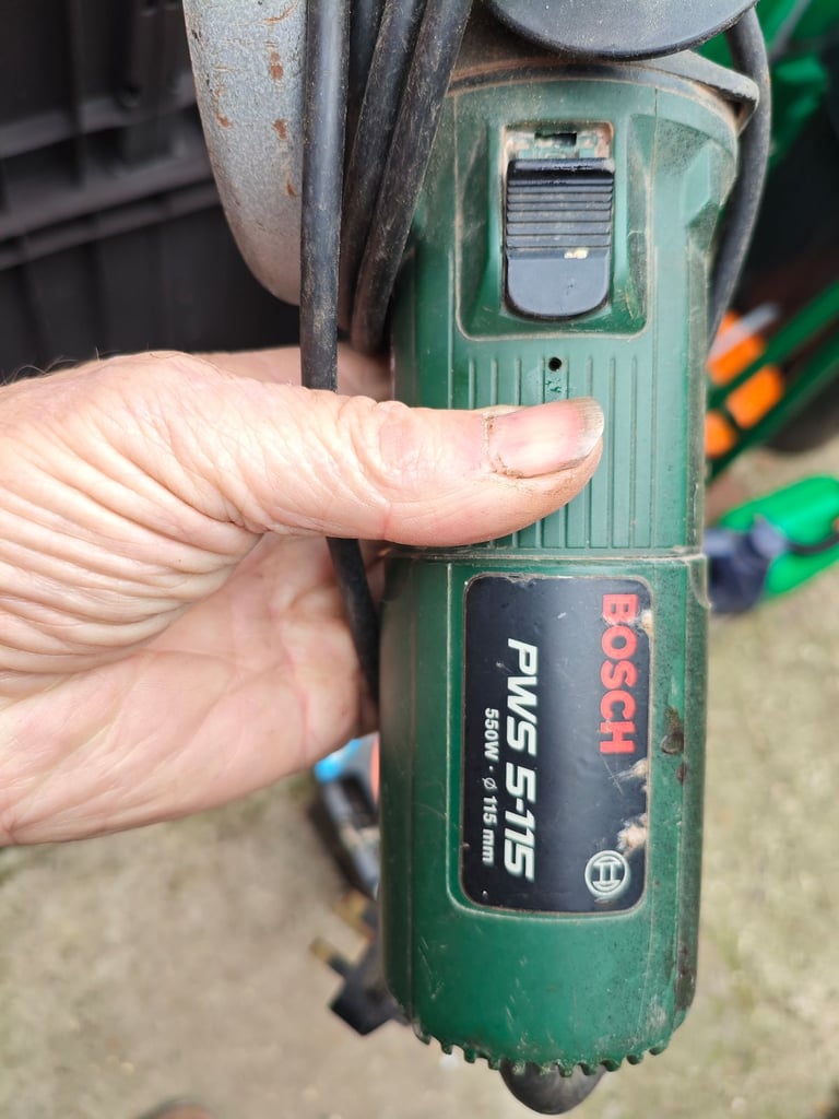 Angle grinder bosch