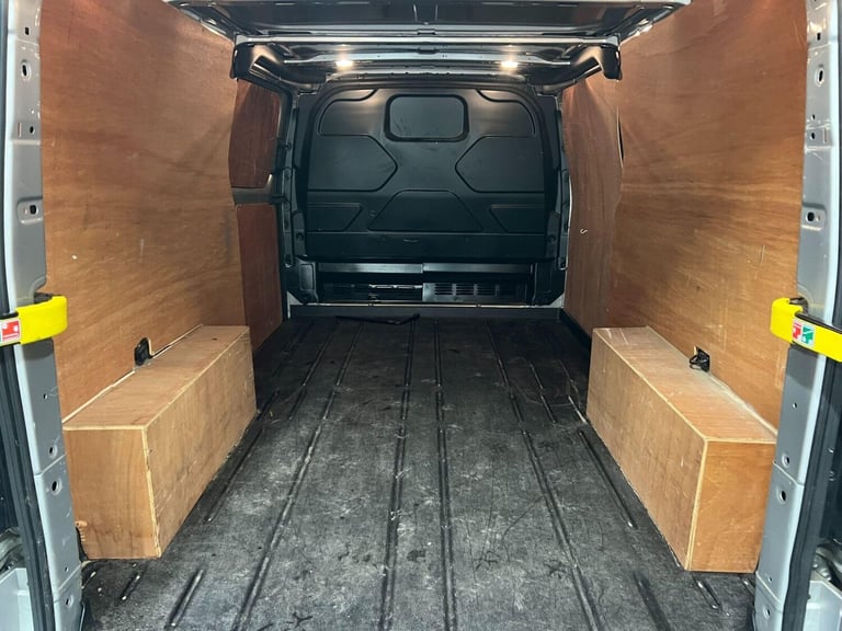 2017 Ford Transit Custom 2.0 TDCi 130ps Low Roof Limited Van PANEL VAN DIESEL Manual