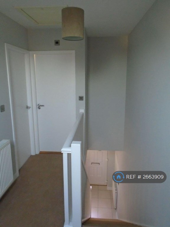2 bedroom flat in Mulsanne Row, Crewe, CW1 (2 bed) (#2663909)