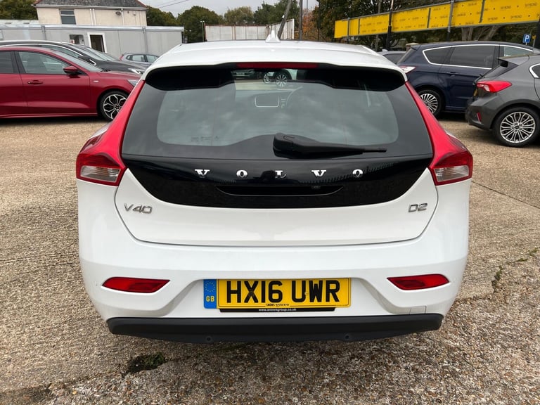 2016 Volvo V40 2.0 D2 SE Lux Nav Euro 6 (s/s) 5dr HATCHBACK Diesel Manual