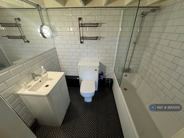 1 bedroom flat in Welch House, Hyde Park, Doncaster, DN4 (1 bed) (#2655355)