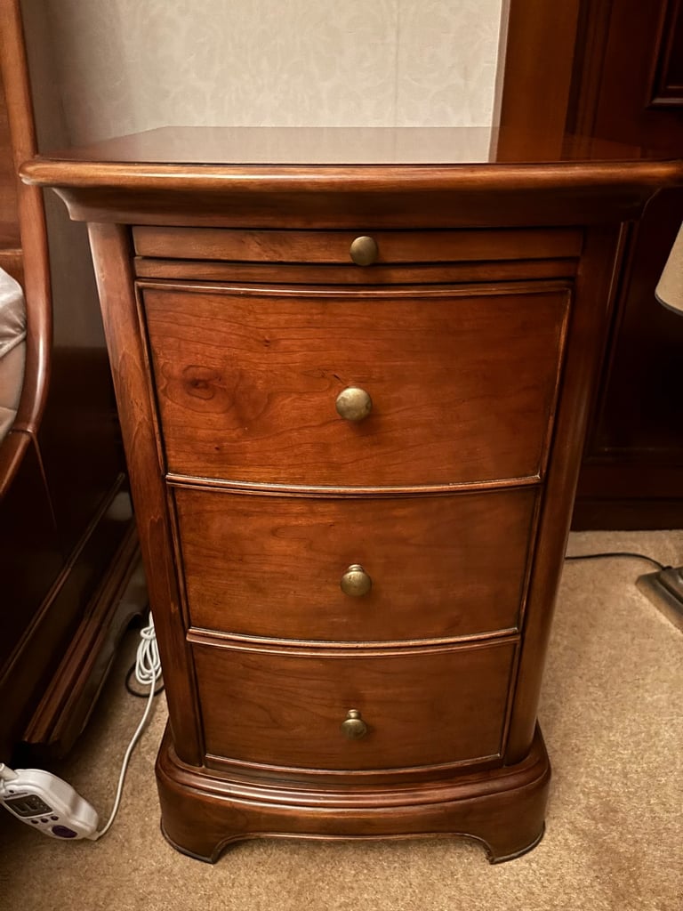 image for 2 bedside tables 