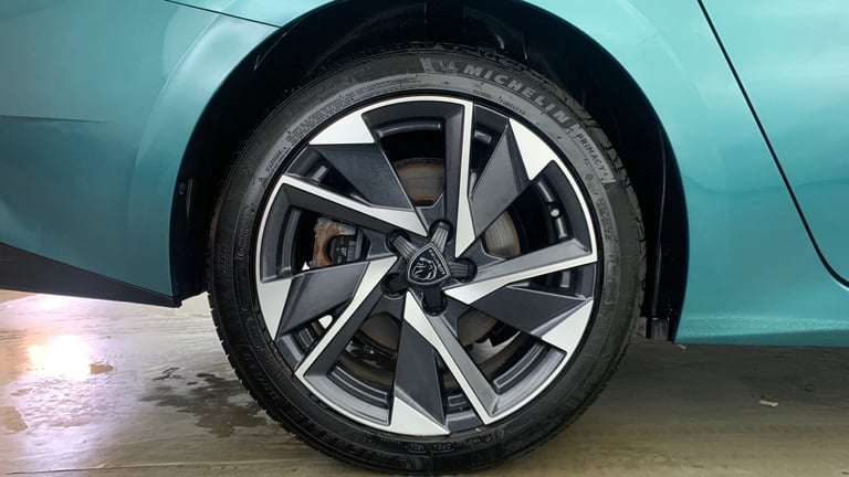 2024 Peugeot 308 SW 1.6 12.4kWh Allure Premium Estate 5dr Petrol Plug-in Hybrid e-EAT Euro 6 (s E...