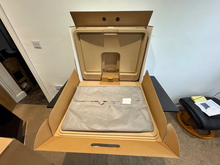 💻 iMac Pro 2017 27” Retina 5K – 8-Core Xeon W, Vega 56, 64GB RAM, 1TB SSD – Near Mint, Boxed ✨