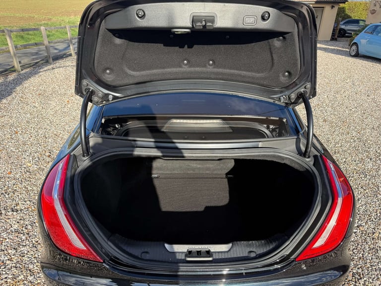 2020 Jaguar XJ 3.0d V6 Autobiography 4dr Auto [LWB] SALOON DIESEL Automatic