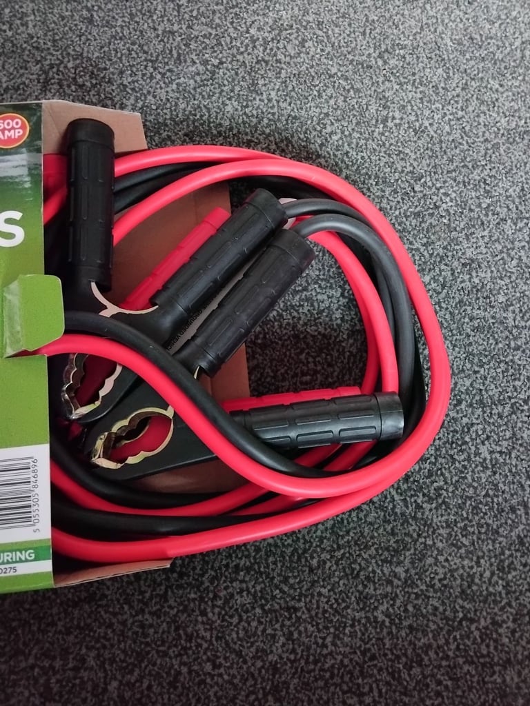 New in box Brookstone  car jump leads 3 metre cable 600AMP booster cables