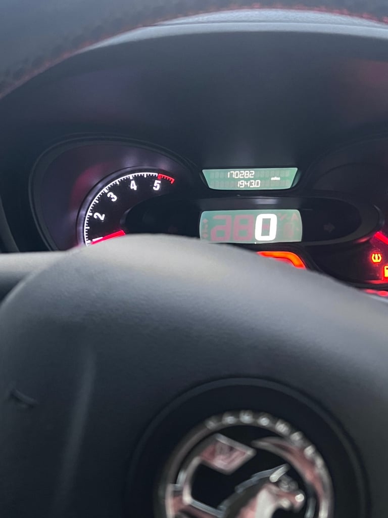 Vauxhall, VIVARO, MPV, 2018, Manual, 1598 (cc), 5 doors