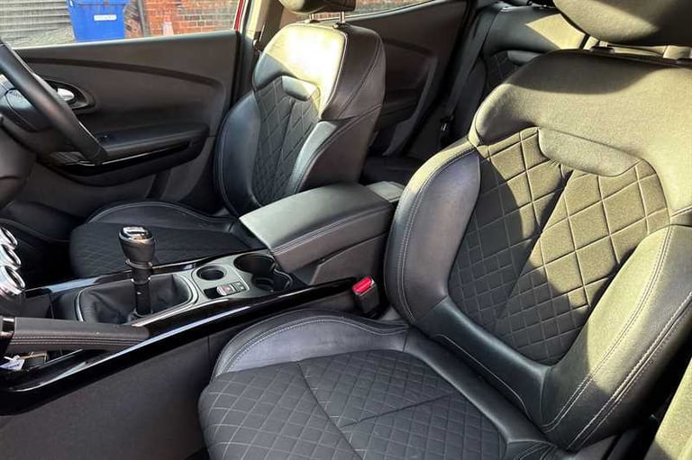 2020 Renault Kadjar 1.3 TCe Iconic SUV 5dr Petrol Manual Euro 6 (s/s) (140 ps) SUV Petrol Manual