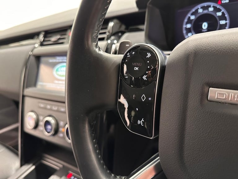 2020 Land Rover Discovery 3.0 SD V6 SE SUV 5dr Diesel Auto 4WD Euro 6 (s/s) (306 ps) ESTATE Diese...