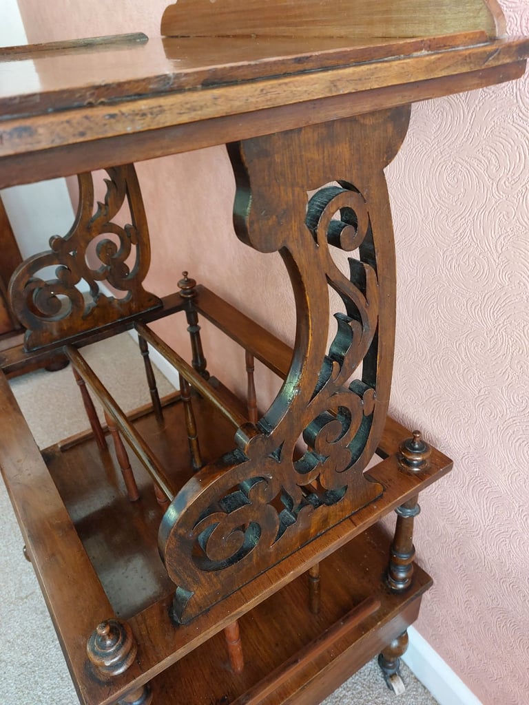 Victorian Walnut What-not / Canterbury