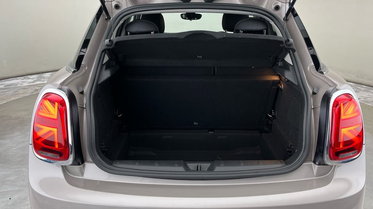 2024 MINI Hatch 5-Door Hatch Cooper Classic Hatchback Petrol Automatic