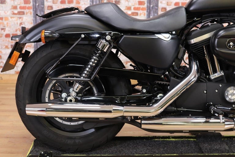 **DEPOSIT TAKEN** 2015 HARLEY XL 883 N SPORTSTER IRON - 4,004 MILES - 1 OWNER