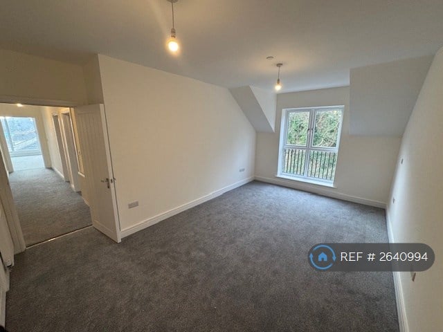 3 bedroom flat in Parkfield Road, Torquay, TQ1 (3 bed) (#2640994)
