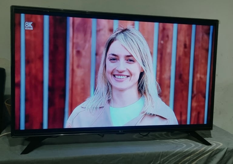 LG Smart WebOS 43inch Tv (Please Read Description)