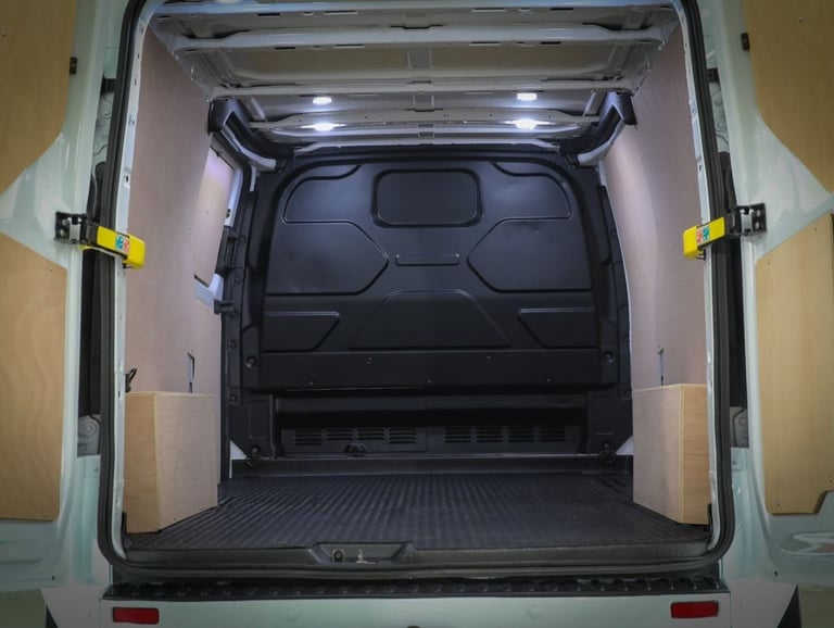 2022 Ford Transit Custom 2.0 300 EcoBlue Limited Panel Van 5dr Diesel Manual L2 H1 Euro 6 (s/s) (...