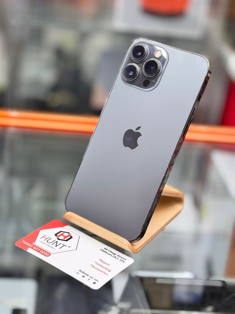 iPhone 13 Pro Max 256gb Unlocked phone in Excellent condition New Battery installed 