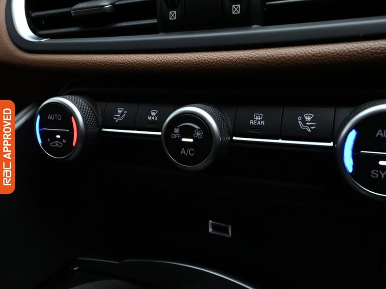 2020 Alfa Romeo Giulia 2.0T Nero Edizione Saloon 4dr Petrol Auto Euro 6 (s/s) (200 ps) Saloon PET...