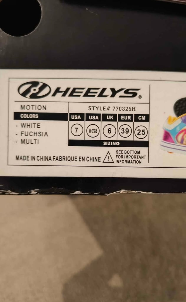Heelys ladies size 6
