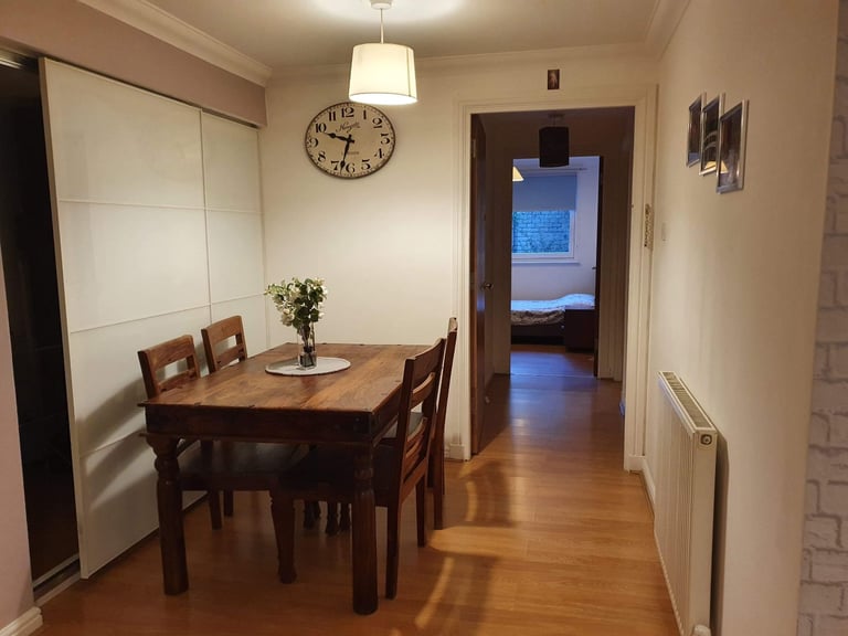 Modern, two bedroom furnished ground floor flat on Pirrie St. Leith, available 08/12/25, £1400 PCM