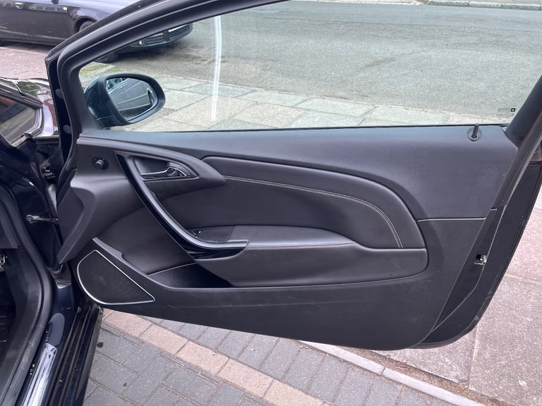 Vauxhall, ASTRA GTC, Hatchback, 2015, Manual, 1998 (cc), 3 doors