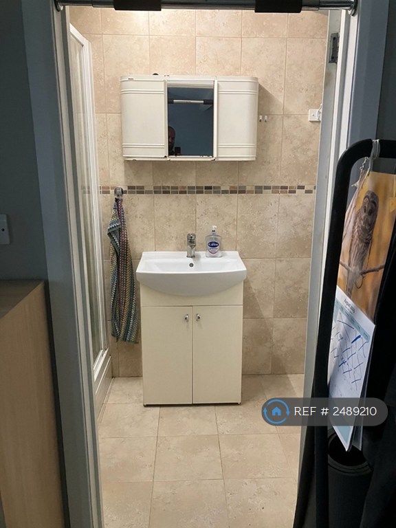 Studio flat in London, London, SE19 (#2489210)