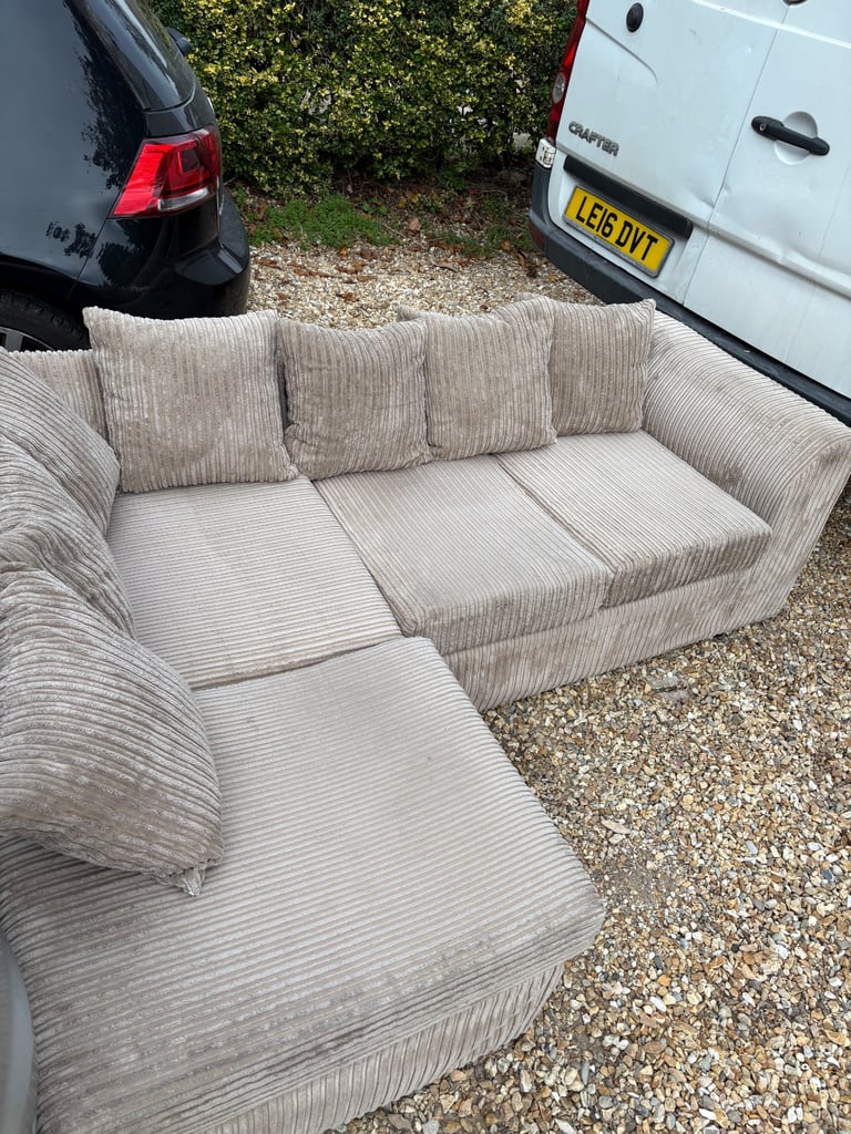 Small beige corner sofa (I CAN DELIVER)