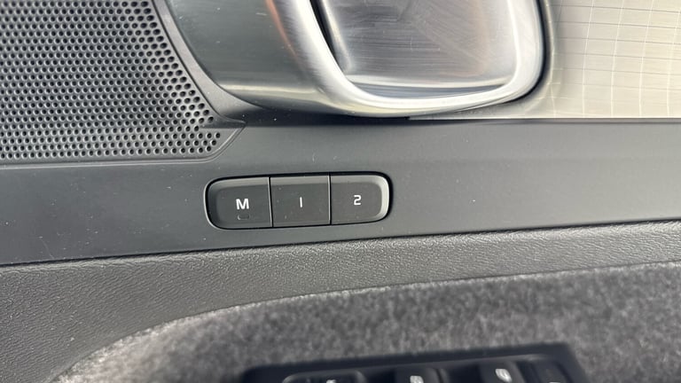 2023 Volvo XC40 B4 Plus SUV Hybrid Automatic