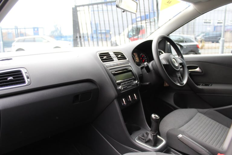 VOLKSWAGEN POLO 1.4 SE 2010