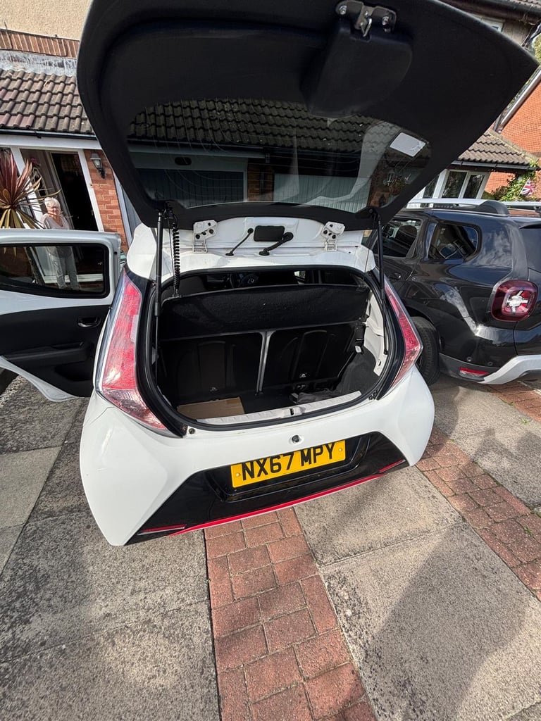 Toyota, AYGO, Hatchback, 2017, Semi-Auto, 998 (cc), 5 doors