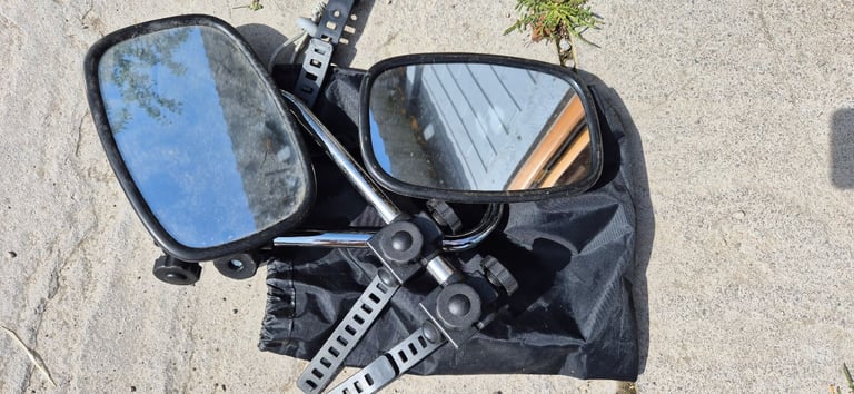Towing mirrors for caravans.