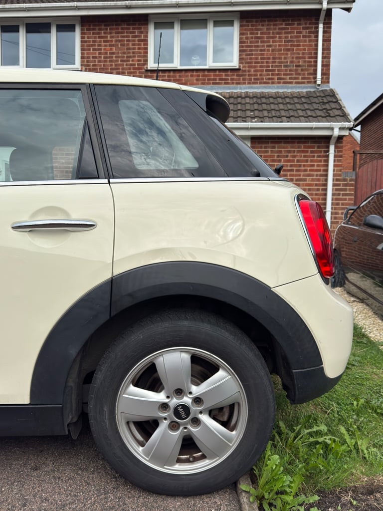 Mini Cooper Hatchback 2015 Manual 5 doors