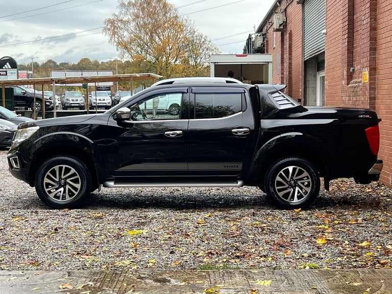 2017 Nissan Navara Double Cab Pick Up Tekna 2.3dCi 190 4WD PICK UP DIESEL Manual