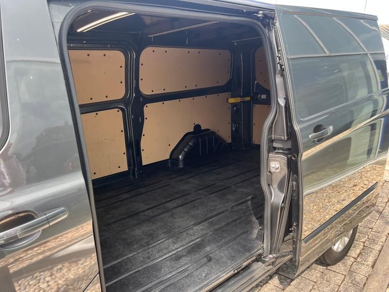 2023 Ford Transit Custom 2.0 320 EcoBlue Limited Panel Van 5dr Diesel Auto L2 H1 Euro 6 (170 ps) ...