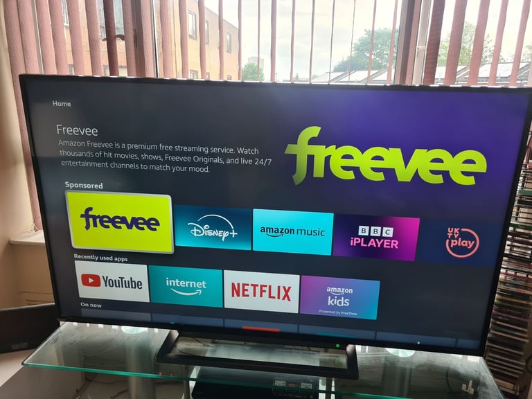 TOSHIBA 65 INCH SMART 4K UHD HDR LED FIRE TV WITH WIFI, FREEVIEW & FREESAT HD 