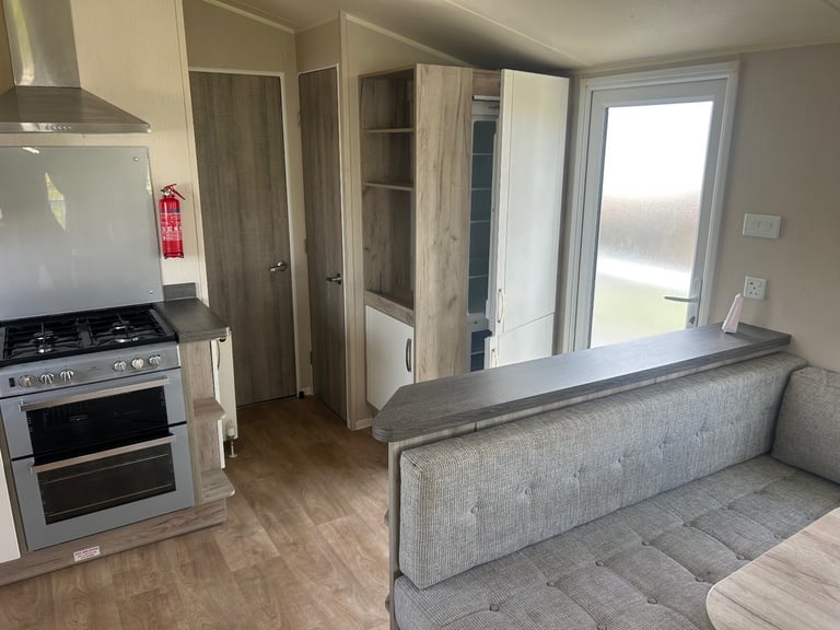 Mobile home for sale - 11.5 month season - Burgh Castle, Great Yarmouth