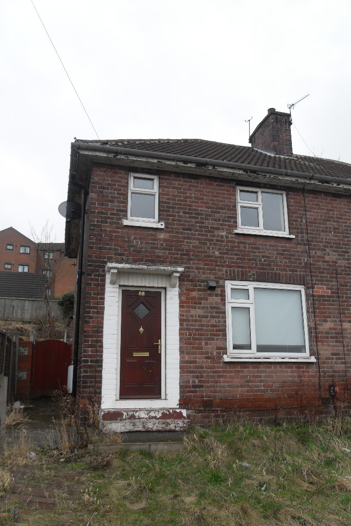 Ideal Investment Property - Fixed 4 Year Lease in place achieving £400 PCM