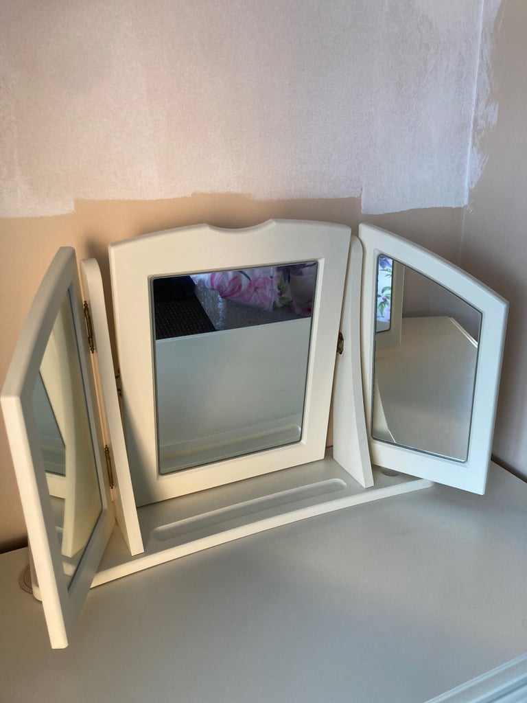 Dressing table mirror 