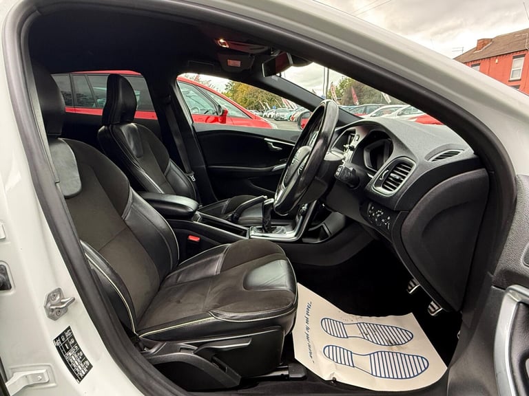 2015 Volvo V40 2.0 T2 R-Design Hatchback 5dr Petrol Manual Euro 6 (s/s) (122 ps) HATCHBACK Petrol...