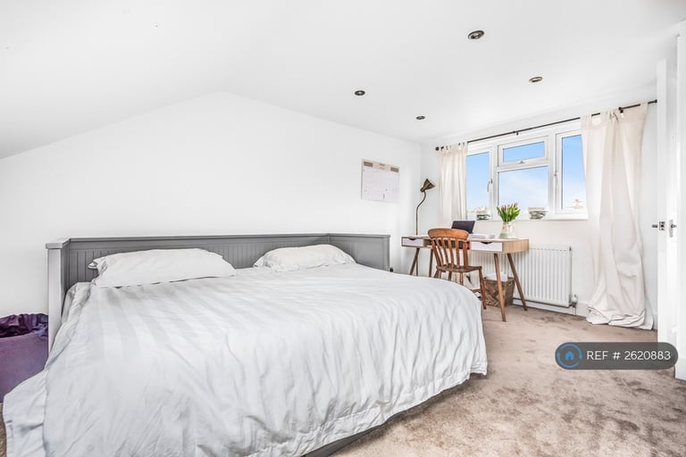 2 bedroom flat in Surrey Road, London, SE15 (2 bed) (#2620883)