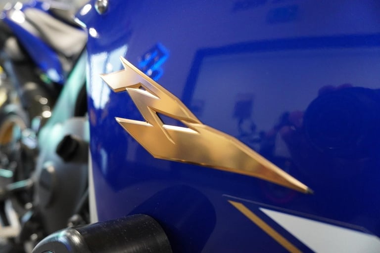 Yamaha YZF-R1 (BIG BANG) 2013, Blue with just 17829miles