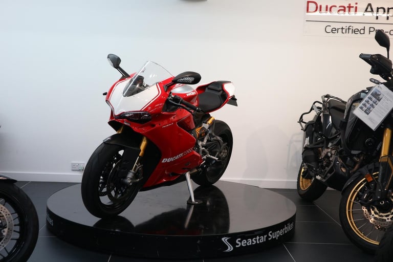 DUCATI PANIGALE R - 3900 MILES - 2016