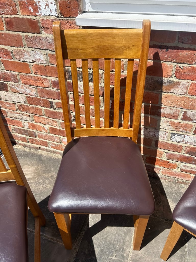 Set of 4 x Rustic Solid Oak Dining Chairs - Excellent Condition 
