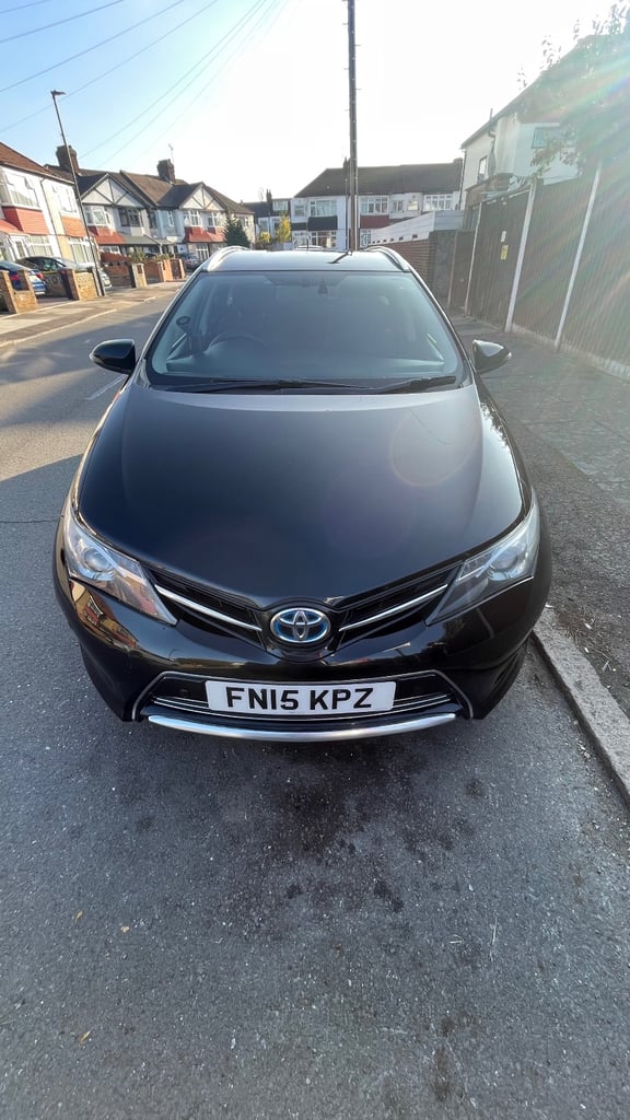 Toyota Auris Hybrid 1.8 EXCEL VVT-I CVT Automatic FIRST OWNER NEW BATTERY