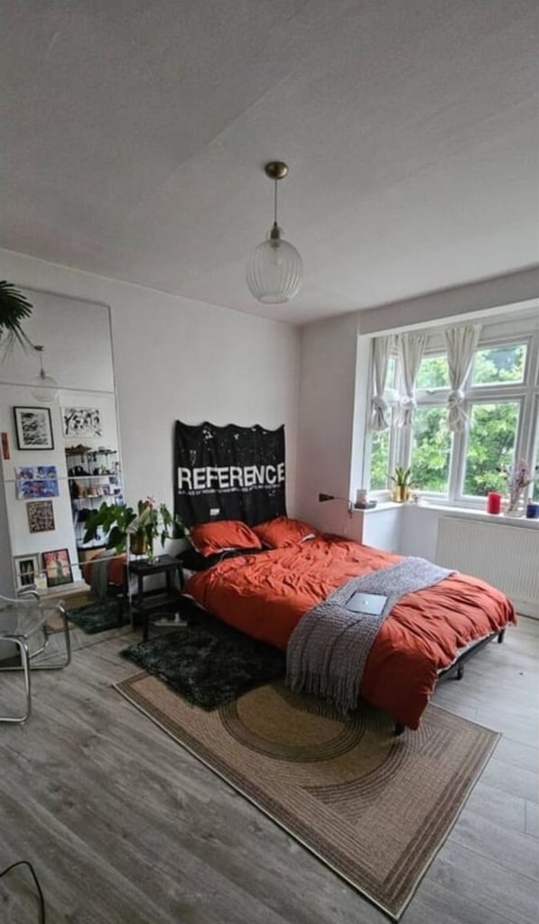 Japanese Style Black Metal King Size, Bed Frame - Excellent Condition