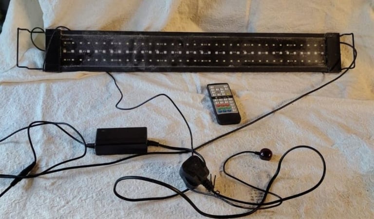 Large fish tank, with external filter, light and heater and 2 acylic sheet covers 200l.