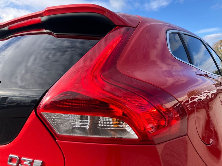 2019 Volvo V40 D3 [4 Cyl 152] Inscription Edition 5dr Geartronic Hatchback DIESEL Automatic