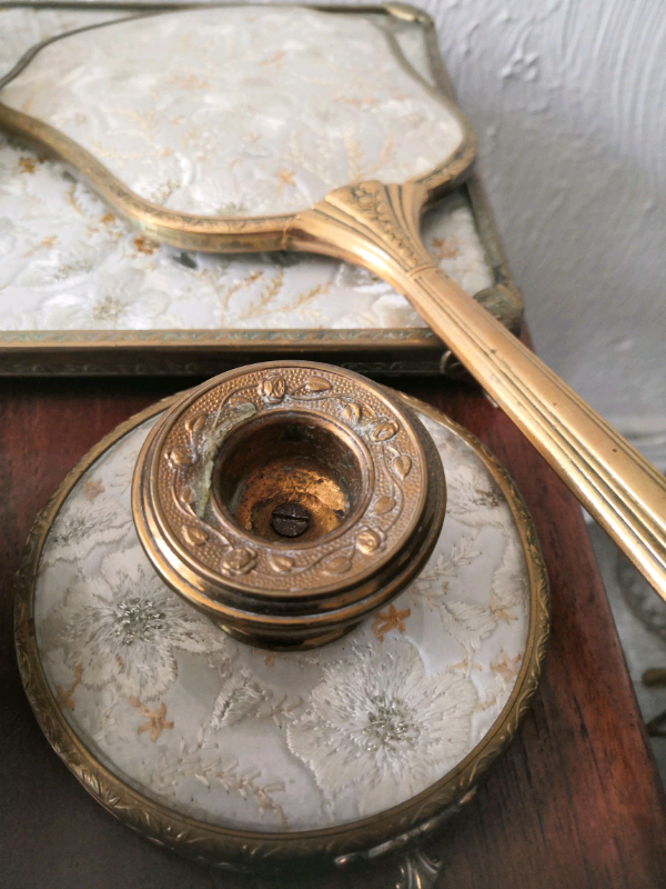 VINTAGE 7 PIECE VANITY SET 