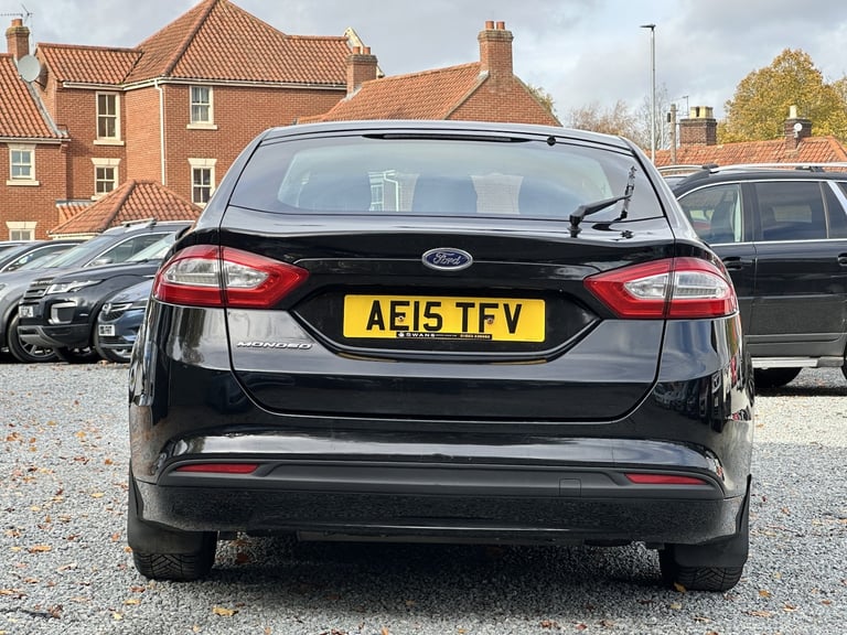 2015 Ford Mondeo 2.0 TDCi EcoNetic Zetec Diesel Manual 5 Door Hatchback Black