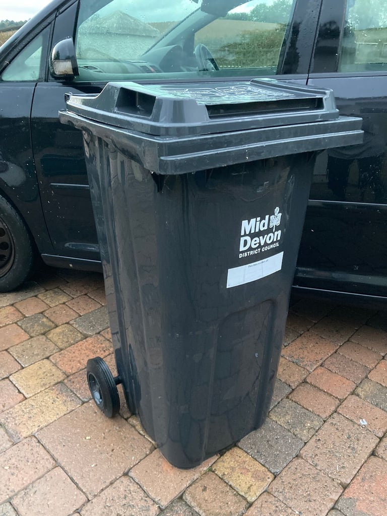 BLACK WHEELIE BIN hardly used